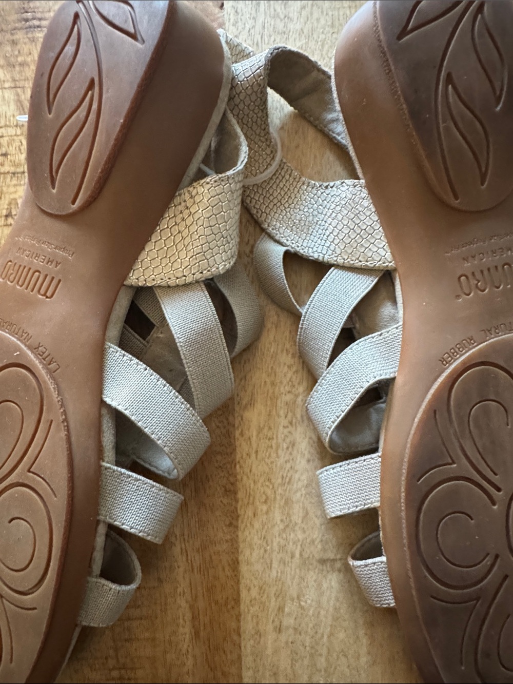 Munro Darian II Women’s Beige Elastic-Strap Comfort leather Sandals shoes NEW - Picture 4 of 5